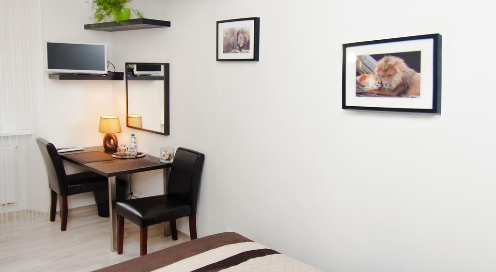 Leo Apartment Bratislava Luaran gambar