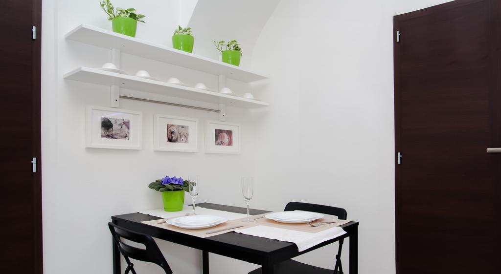 Leo Apartment Bratislava Luaran gambar