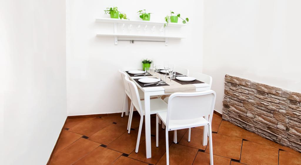 Leo Apartment Bratislava Luaran gambar