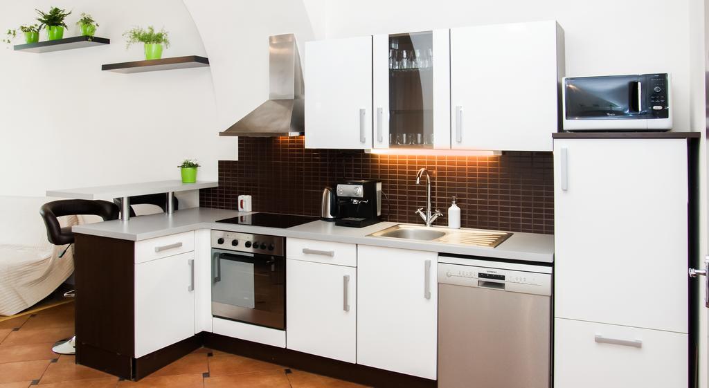Leo Apartment Bratislava Luaran gambar