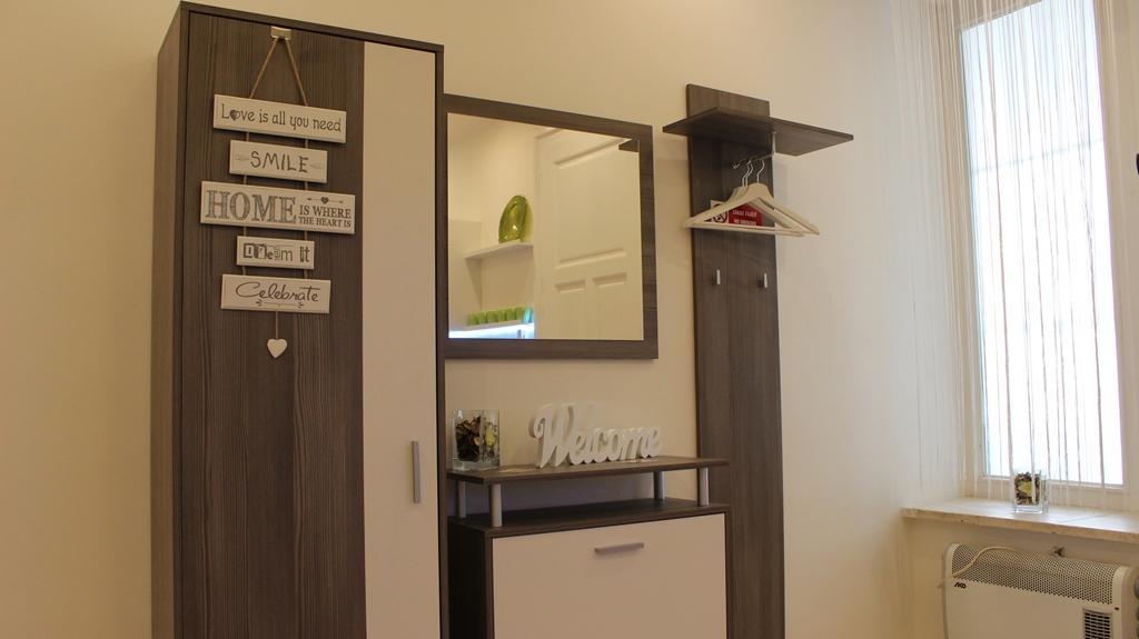 Leo Apartment Bratislava Luaran gambar