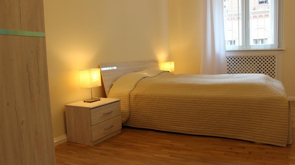 Leo Apartment Bratislava Luaran gambar